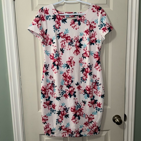 Maternity dress - Picture 1 of 7